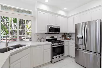 522 Porpoise Bay Ter A, Sunnyvale, CA 94089 - Photo 17
