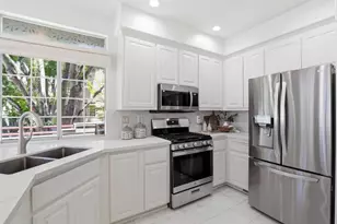 522 Porpoise Bay Ter A, Sunnyvale, CA 94089 - Photo 17