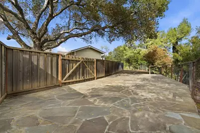 10140 Hillcrest Rd, Cupertino, CA 95014 - Photo 35