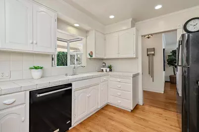 925 S Baywood Ave, San Jose, CA 95128 - Photo 13
