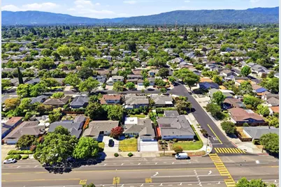 4890 Doyle Rd, San Jose, CA 95129 - Photo 33