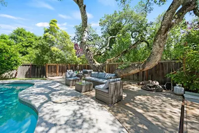 220 Robin Rd, Hillsborough, CA 94010 - Photo 25