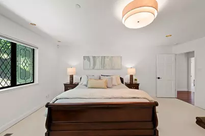 220 Robin Rd, Hillsborough, CA 94010 - Photo 11