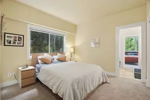 24106 Deer Path Rd, Saratoga, CA 95070 - Photo 37