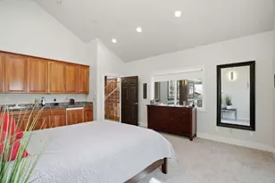 24106 Deer Path Rd, Saratoga, CA 95070 - Photo 27
