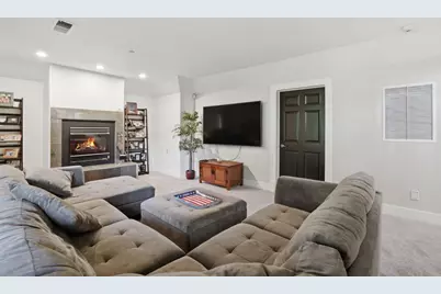 24106 Deerpath Rd, Saratoga, CA 95070 - Photo 23