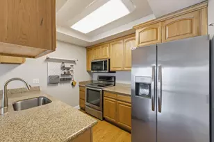 1184 Sunny Ct, San Jose, CA 95116 - Photo 9