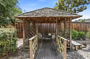 1131 Runnymead Dr, Los Altos, CA 94024 - Photo 47