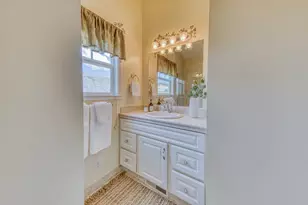 563 Pearl St, Monterey, CA 93940 - Photo 21
