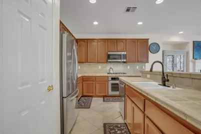 5704 Oakmont Dr, Richmond, CA 94806 - Photo 11