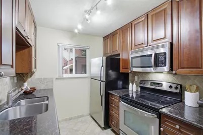 678 Teatree Ct, San Jose, CA 95128 - Photo 9
