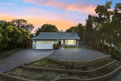 722 Saint Thomas Pkwy, Redding, CA 96003 - Photo 1