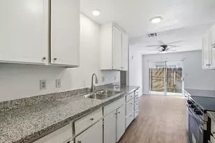7449 Karlsberg Cir, Stockton, CA 95207 - Photo 9