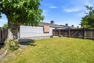 7449 Karlsberg Cir, Stockton, CA 95207 - Photo 23