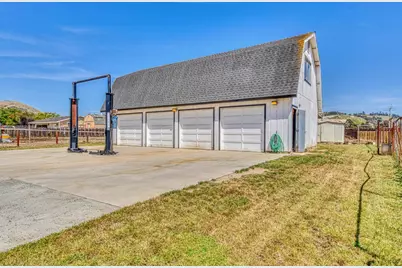 752 A Middlefield Rd A, Salinas, CA 93906 - Photo 3
