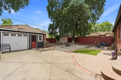 136 W Stadium Dr, Stockton, CA 95204 - Photo 29
