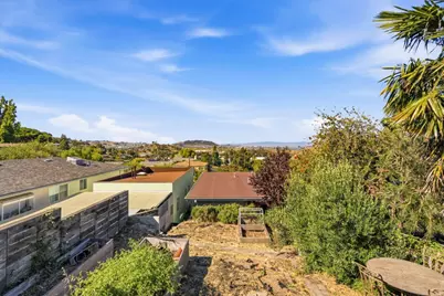 579 Alvarado St, Brisbane, CA 94005 - Photo 27