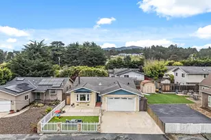 1031 Oak Ave, Moss Beach, CA 94038 - Photo 3