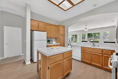 9257 Fosdyke Ct, Sacramento, CA 95829 - Photo 17