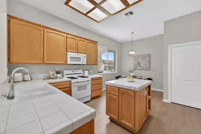 9257 Fosdyke Ct, Sacramento, CA 95829 - Photo 15
