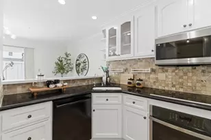 612 Forest Ave, Palo Alto, CA 94301 - Photo 9