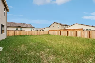 1890 Peony St, Hollister, CA 95023 - Photo 37