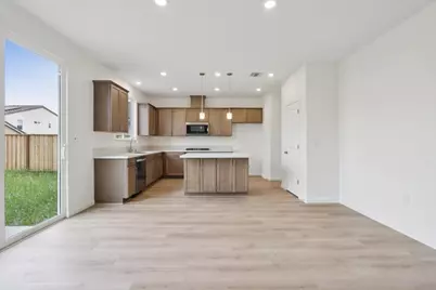 1890 Peony St, Hollister, CA 95023 - Photo 11