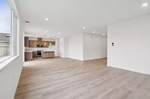 1890 Peony St, Hollister, CA 95023 - Photo 9