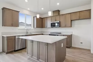 1890 Peony St, Hollister, CA 95023 - Photo 15