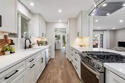 24022 Vanowen St, West Hills, CA 91307 - Photo 11