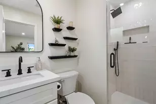 24022 Vanowen St, West Hills, CA 91307 - Photo 21