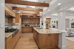 20096 Chateau Dr, Saratoga, CA 95070 - Photo 15