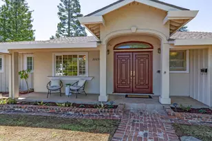 20096 Chateau Dr, Saratoga, CA 95070 - Photo 9