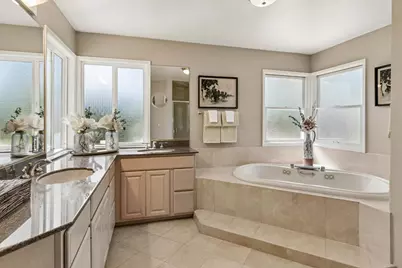 20096 Chateau Dr, Saratoga, CA 95070 - Photo 21