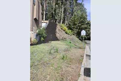2598 Scout Rd, Oakland, CA 94603 - Photo 1