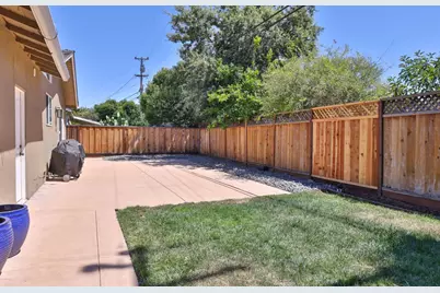 1060 Wallace Dr, San Jose, CA 95120 - Photo 17