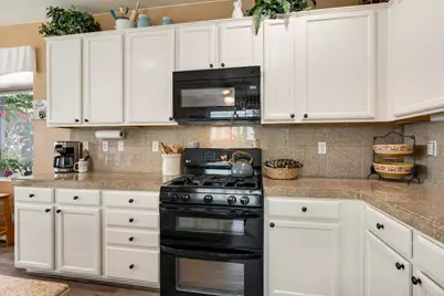 75 Paseo Dr, Watsonville, CA 95076 - Photo 9