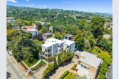 2912 Hillside Dr, Burlingame, CA 94010 - Photo 61