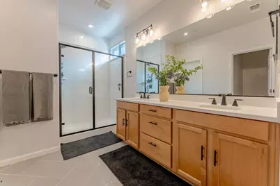 9584 Del Seis Dr, Sacramento, CA 95829 - Photo 23