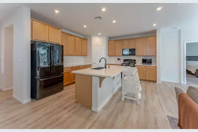 9584 Del Seis Dr, Sacramento, CA 95829 - Photo 9