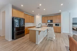 9584 Del Seis Dr, Sacramento, CA 95829 - Photo 9