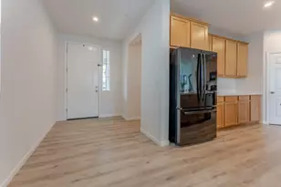 9584 Del Seis Dr, Sacramento, CA 95829 - Photo 13