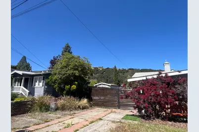 7932 Earl St, Oakland, CA 94605 - Photo 3