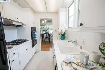 7932 Earl St, Oakland, CA 94605 - Photo 5