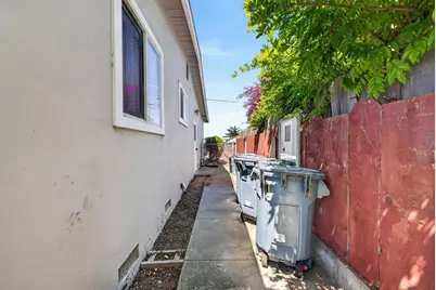 1852 Laguna St, Seaside, CA 93955 - Photo 23