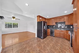 1238 Tahiti Pl, Salinas, CA 93905 - Photo 11
