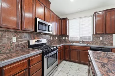 9400 Trolio Way, Elk Grove, CA 95624 - Photo 11