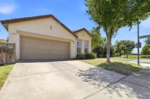 9400 Trolio Way, Elk Grove, CA 95624 - Photo 3