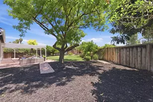 4576 Jonquil Dr, San Jose, CA 95136 - Photo 23