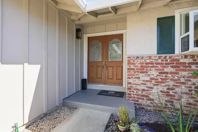 1090 Celilo Dr, Sunnyvale, CA 94087 - Photo 3
